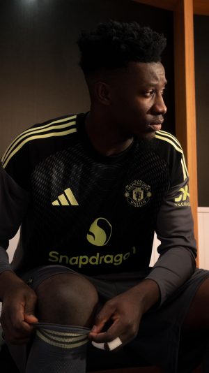 014-manchester-united-kit-launch-2025-05